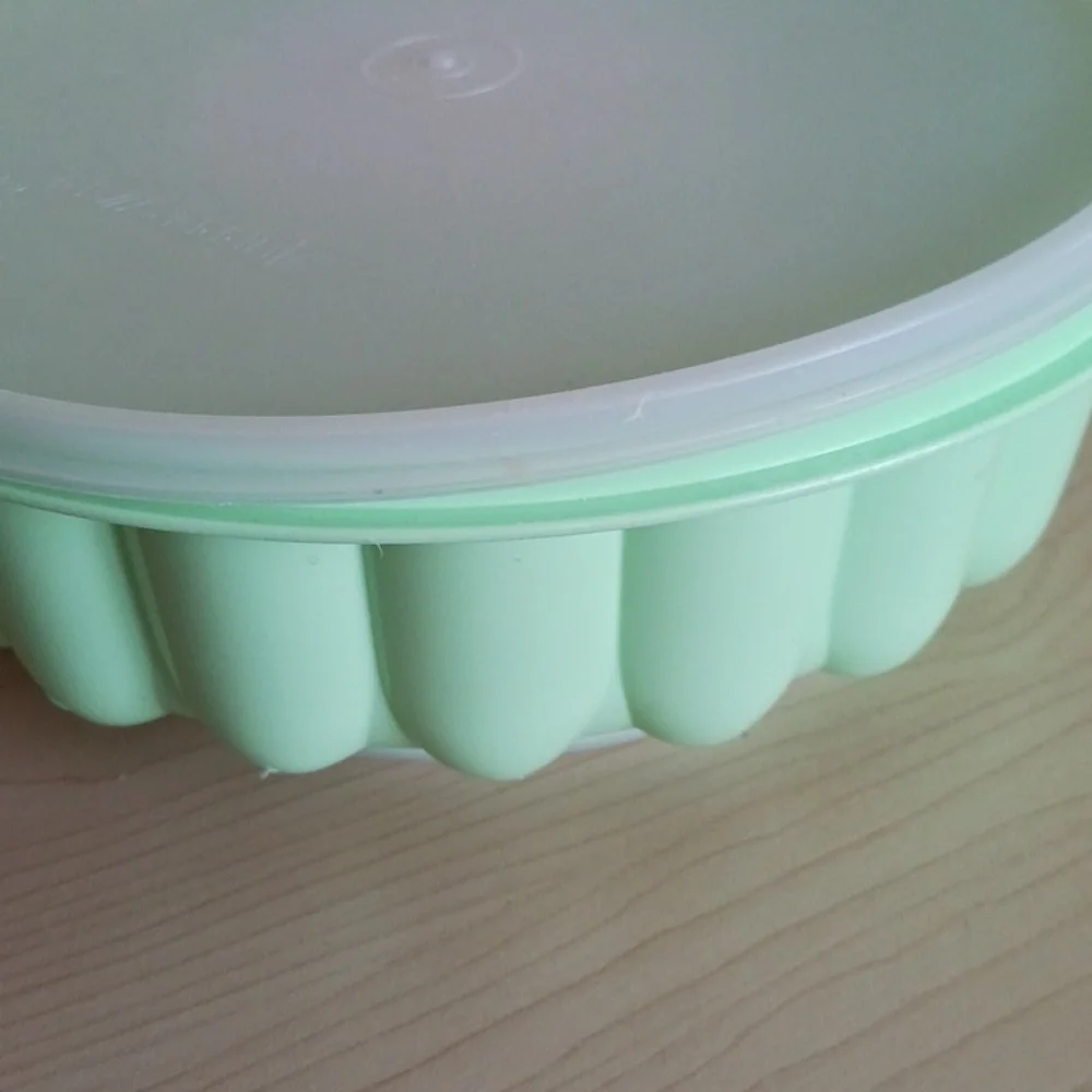 Tupperware vintage Ring Mold Ice Jello